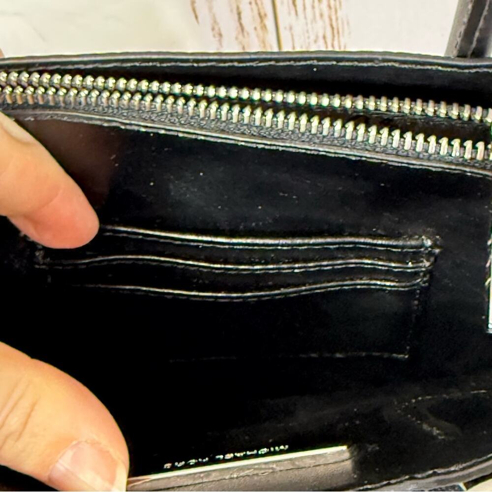 Michael Kors- Medium Leather RARE Logo Tape Accordion Crossbody Bag - Picture 7 of 10